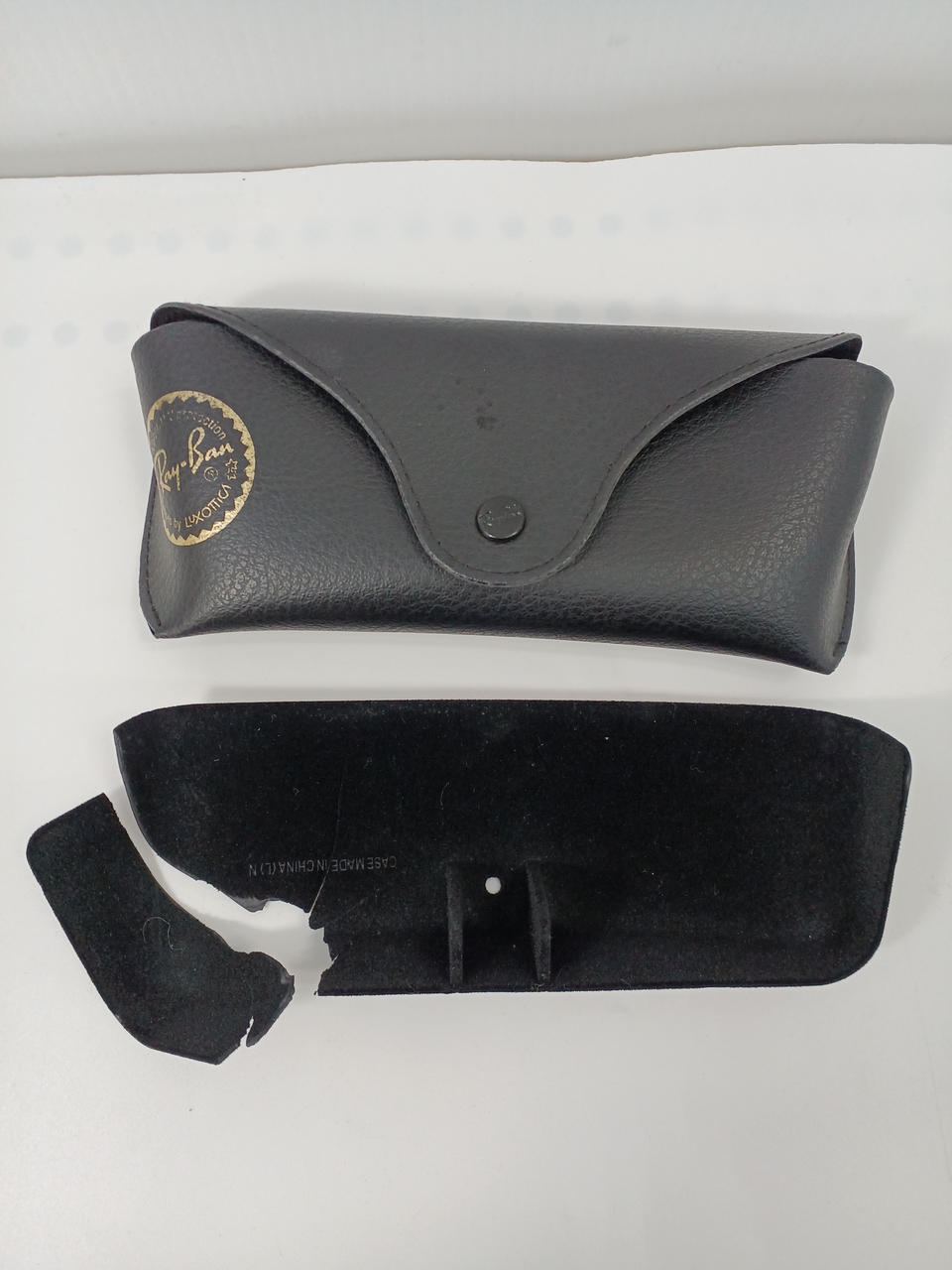 ケース内部型枠割れ