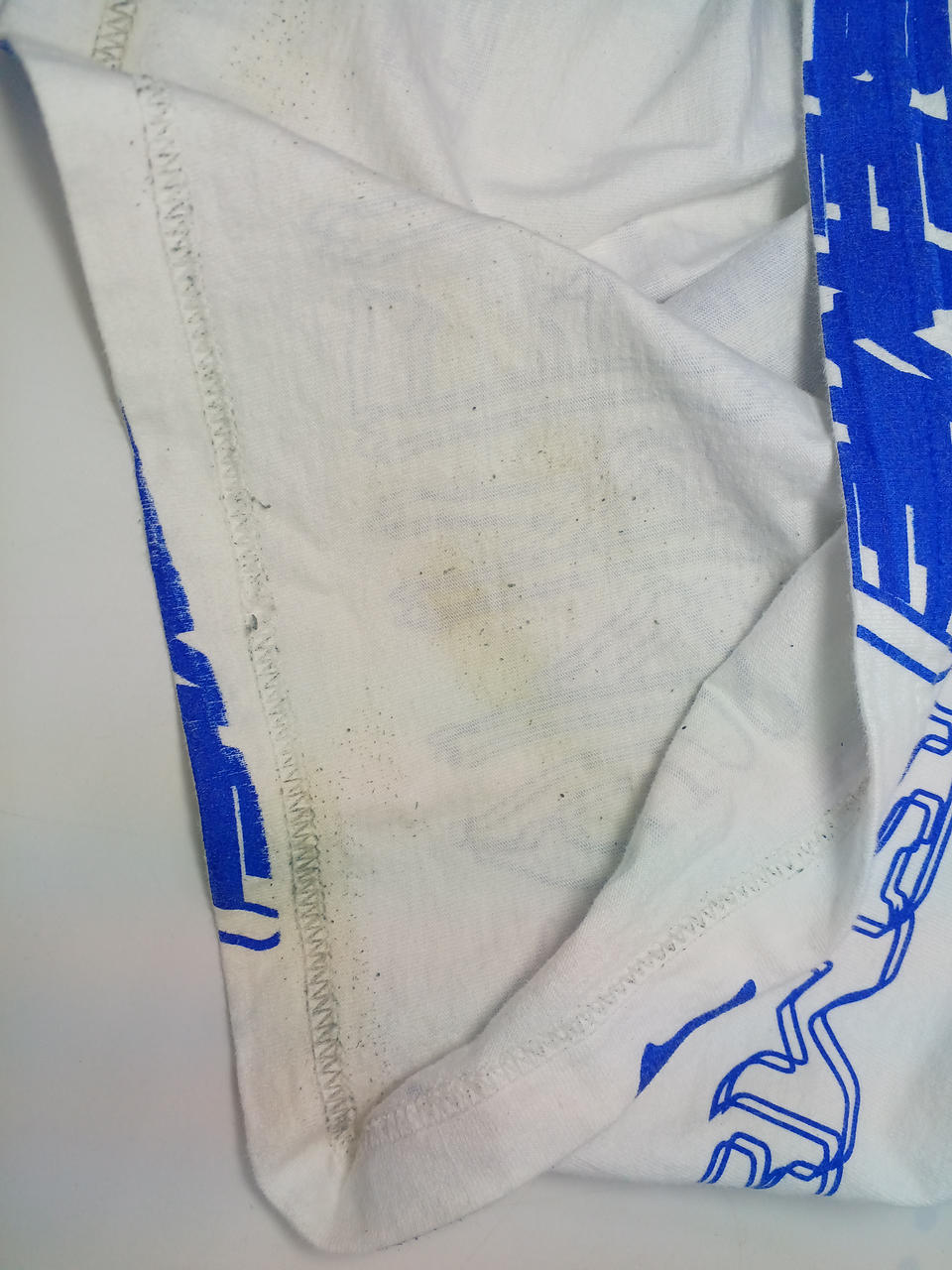 内側裾黄ばみあり