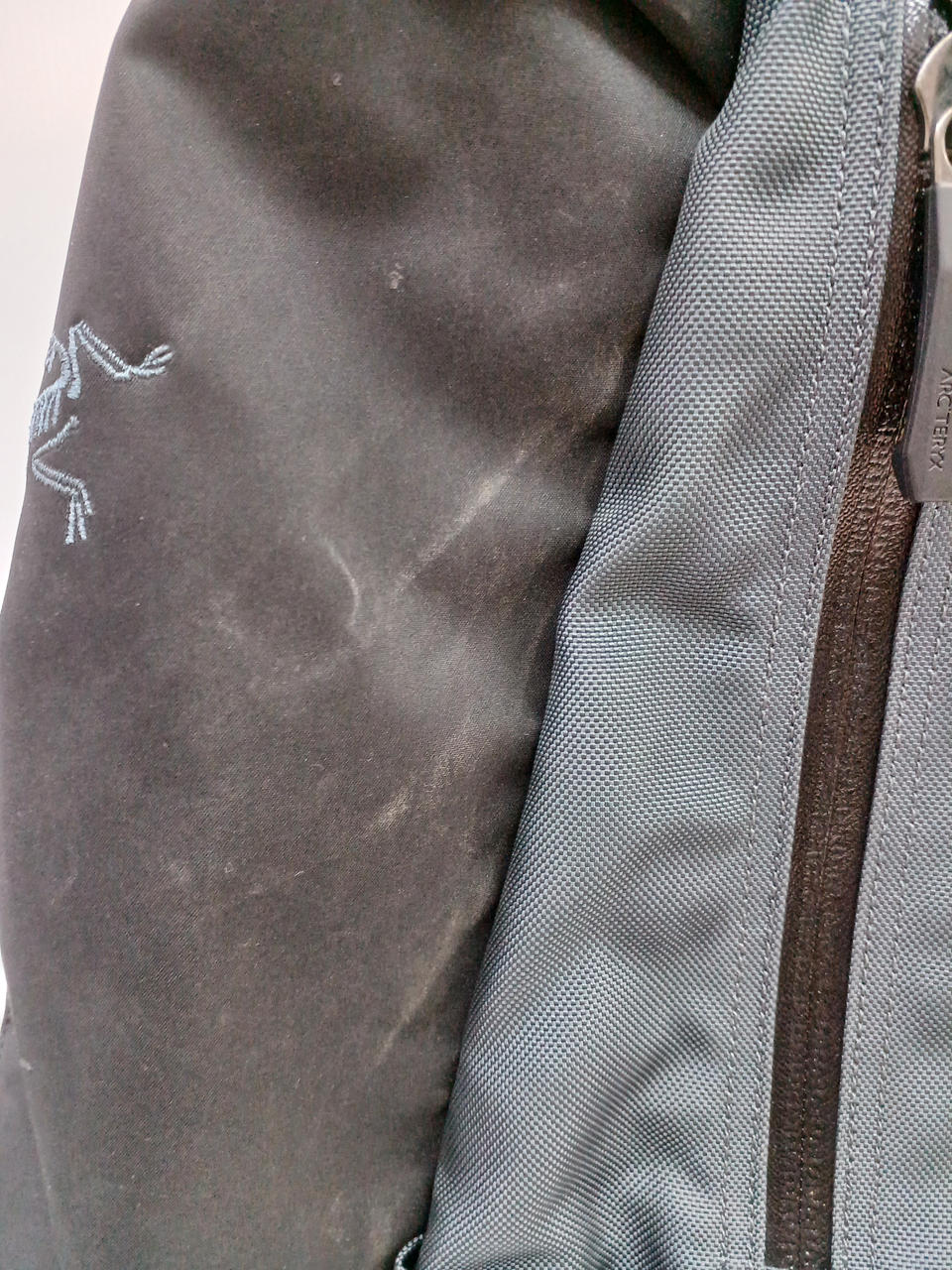 左側面汚れあり