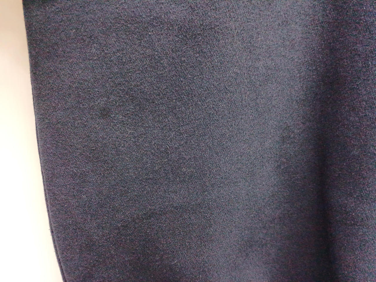 表面シミあり