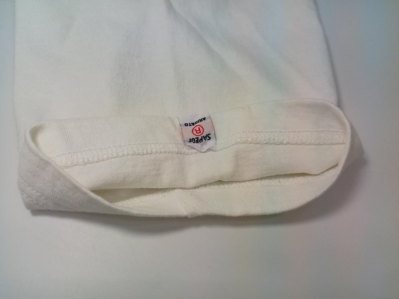 左袖、タグ裏側