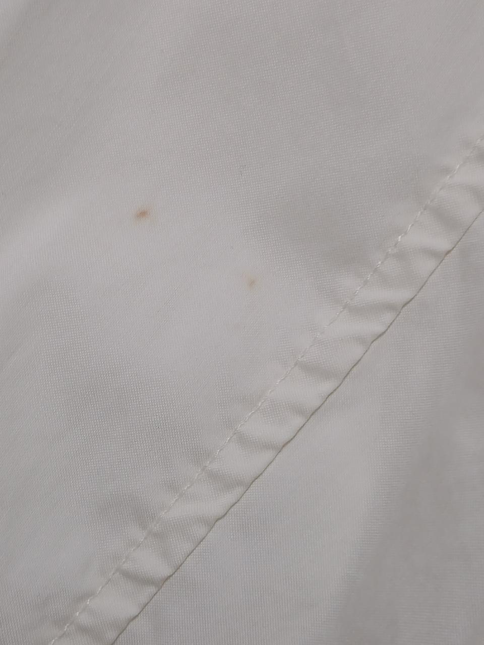 左袖、シミがあります。