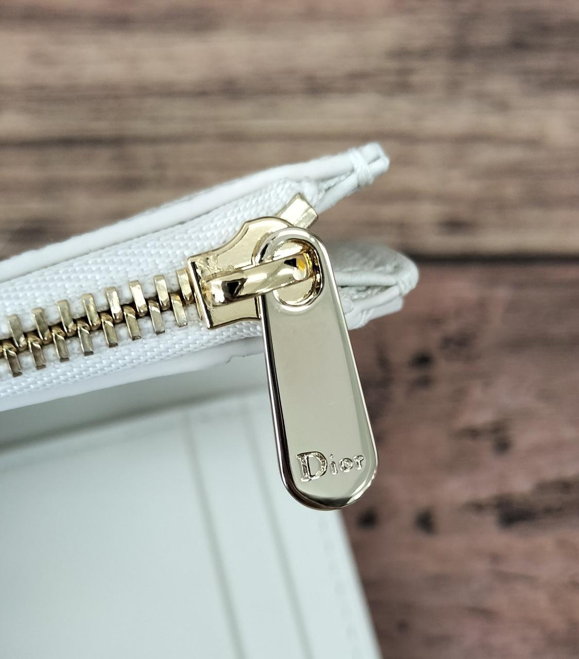 ファスナーのロゴです