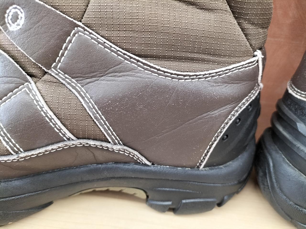 レザー部分細いはがれあり