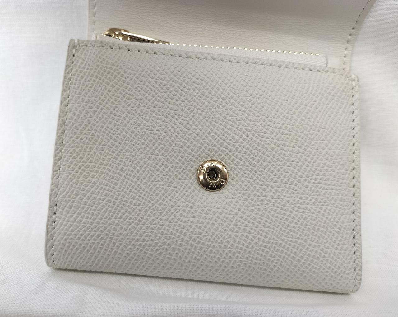 全体的に表面が少々黒ずんでいます