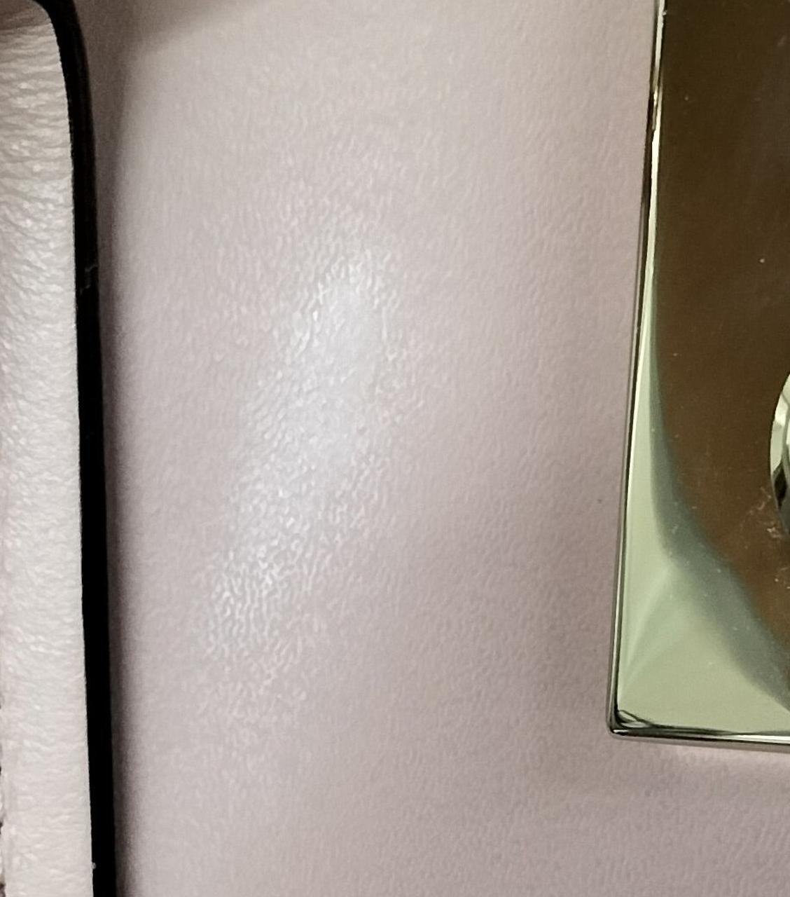 わかりにくいですが汚れあり