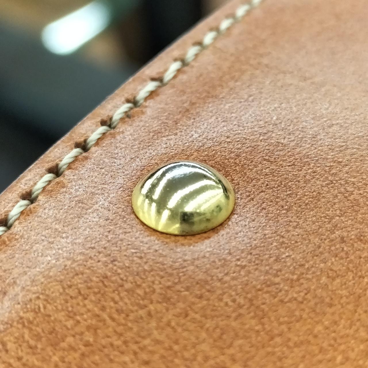 各底鋲のメッキ剥げています