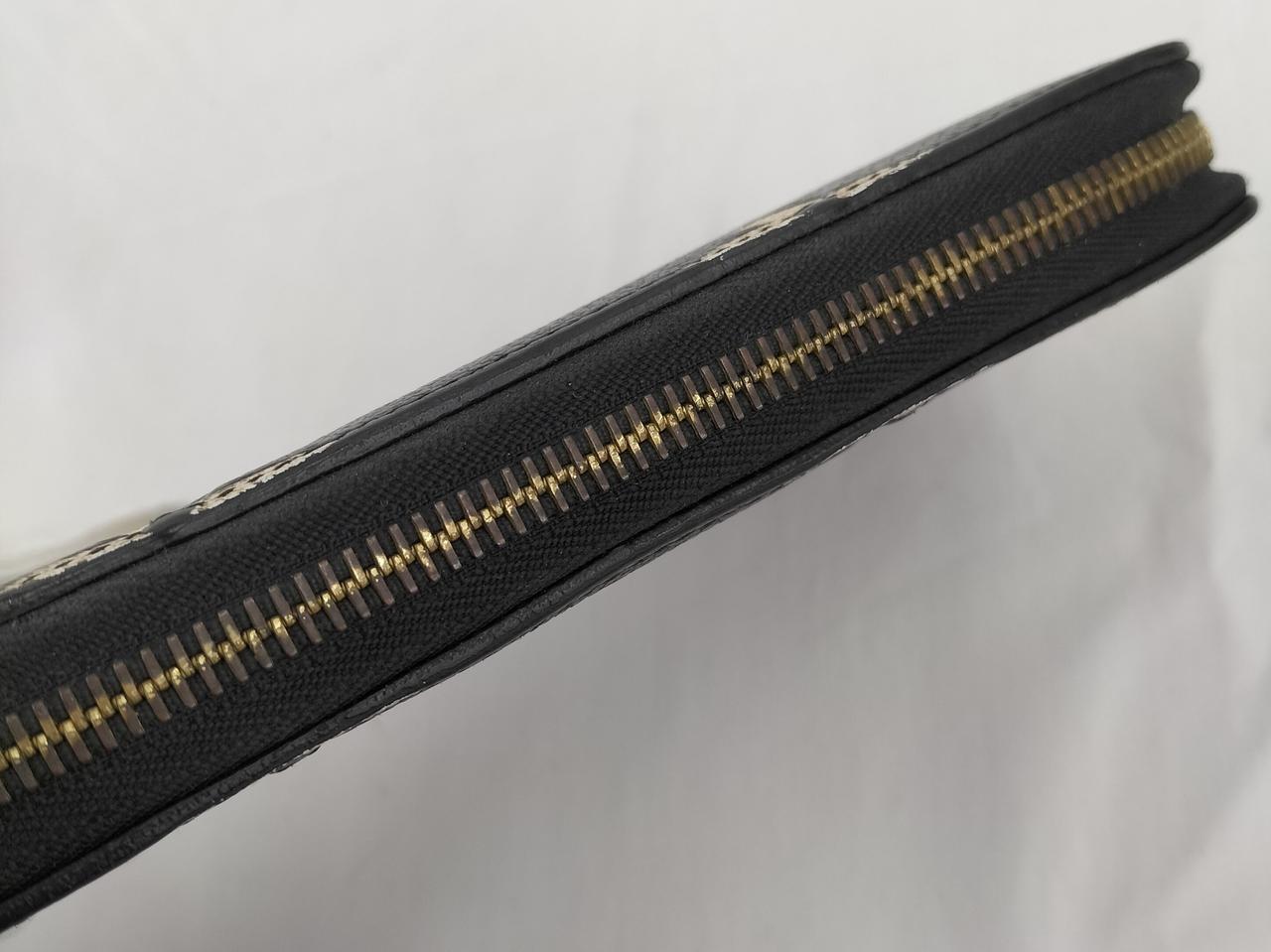 ファスナー変色