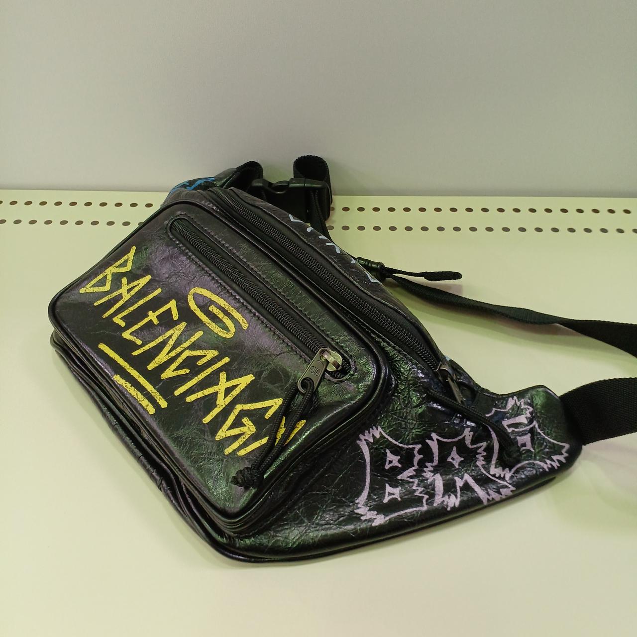 美品　BALENCIAGA グラフィティ エクスプローラー ボディバッグ BALENCIAGA 新古品 バレンシアガ エクスプローラー ベルトパック