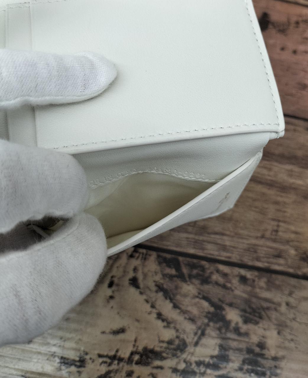 内側のポケットです