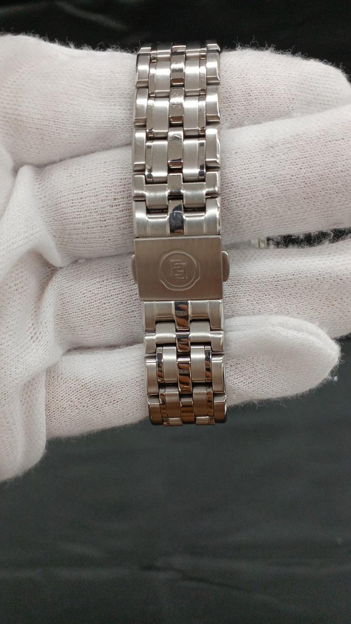 バンドに細かいキズあり