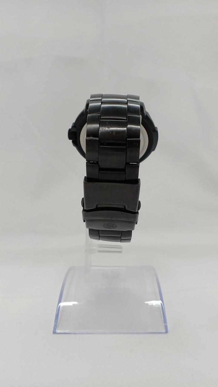 バンドに少しキズあり