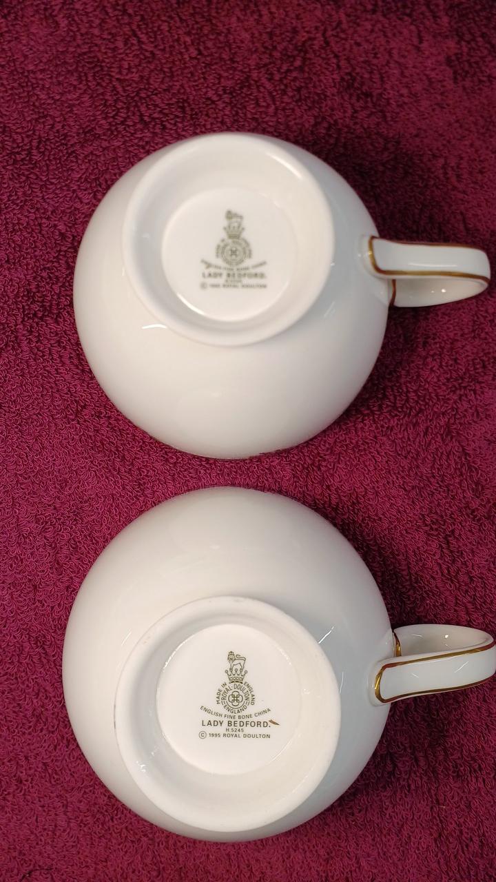 底部分に小傷、汚れあり