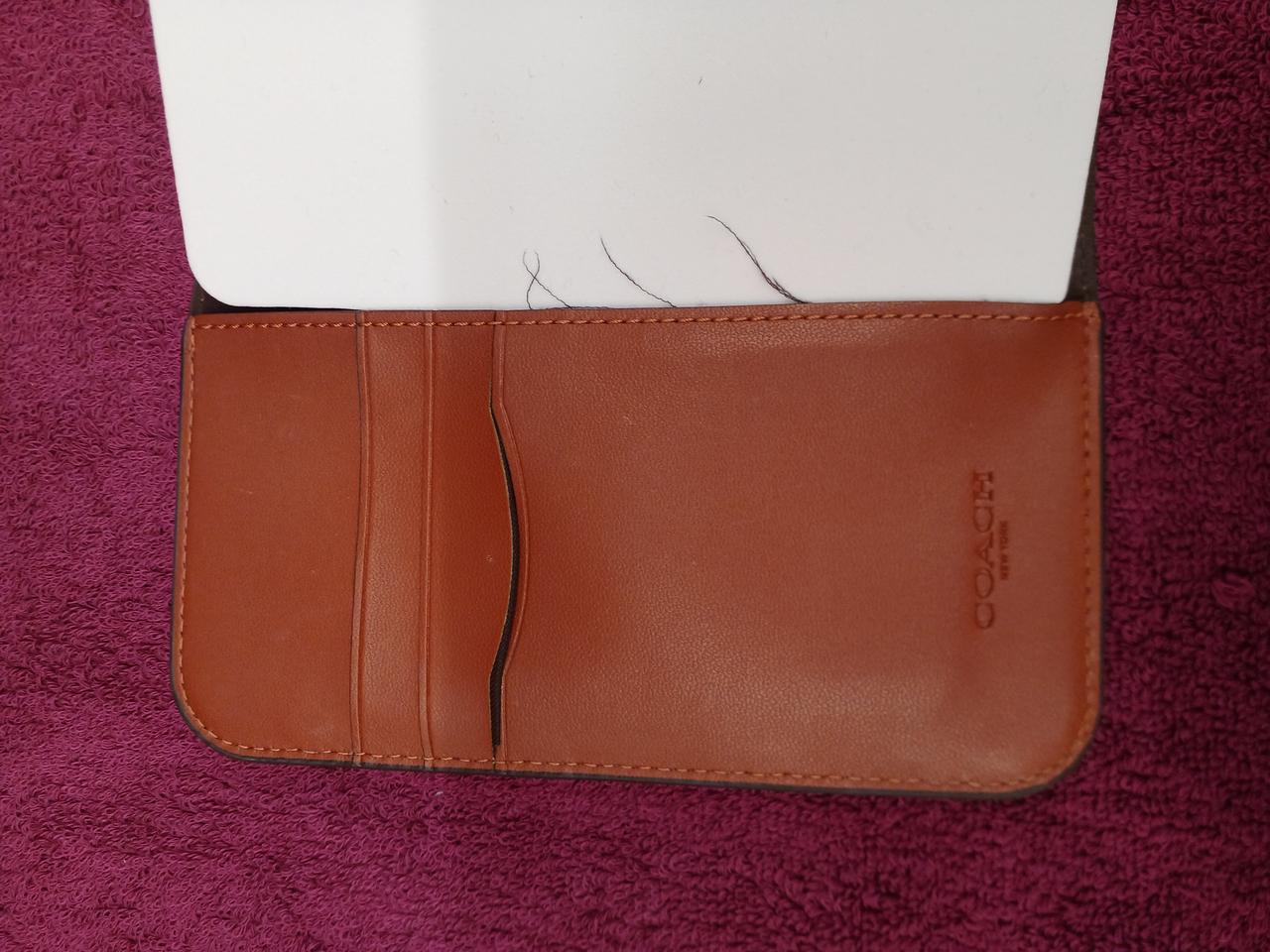 糸がほつれています。