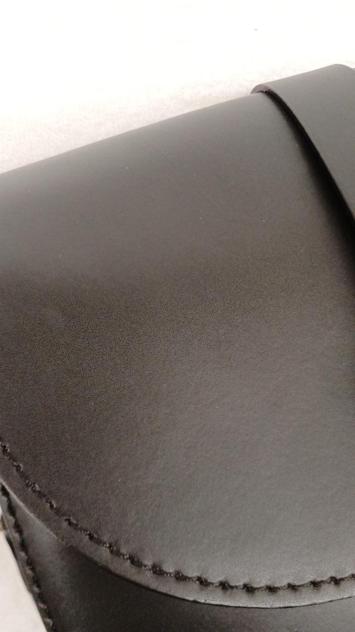 うっすら傷があります。