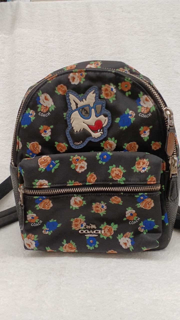 お花柄にウルフワッペンのリュックです！