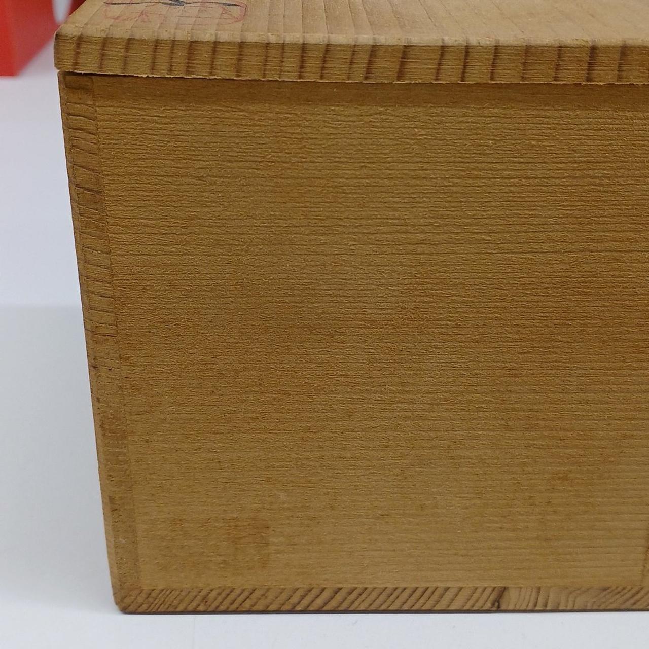 木箱に汚れあり