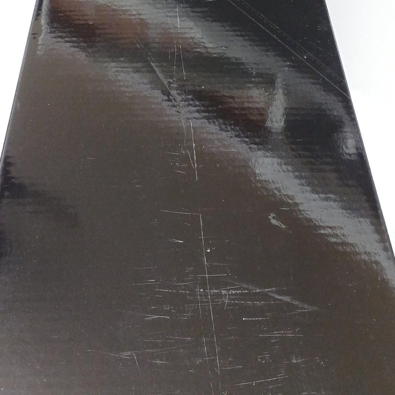 箱底面にキズあります