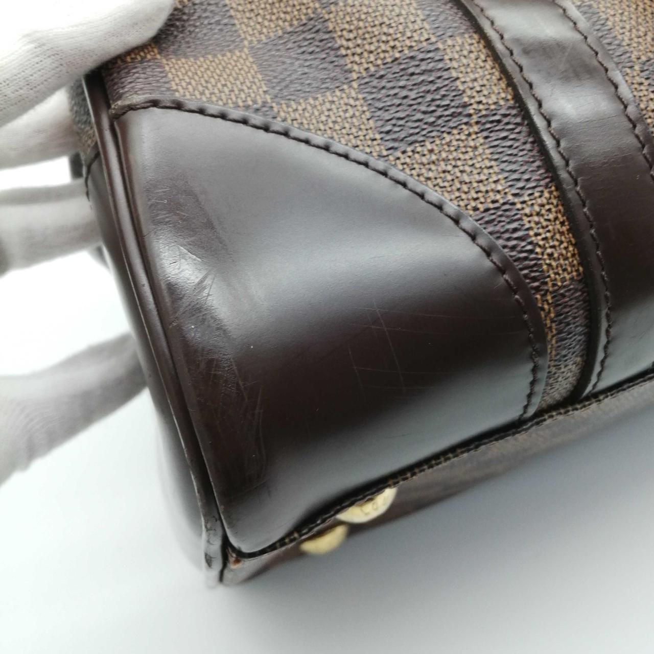 四隅に角スレや傷あり