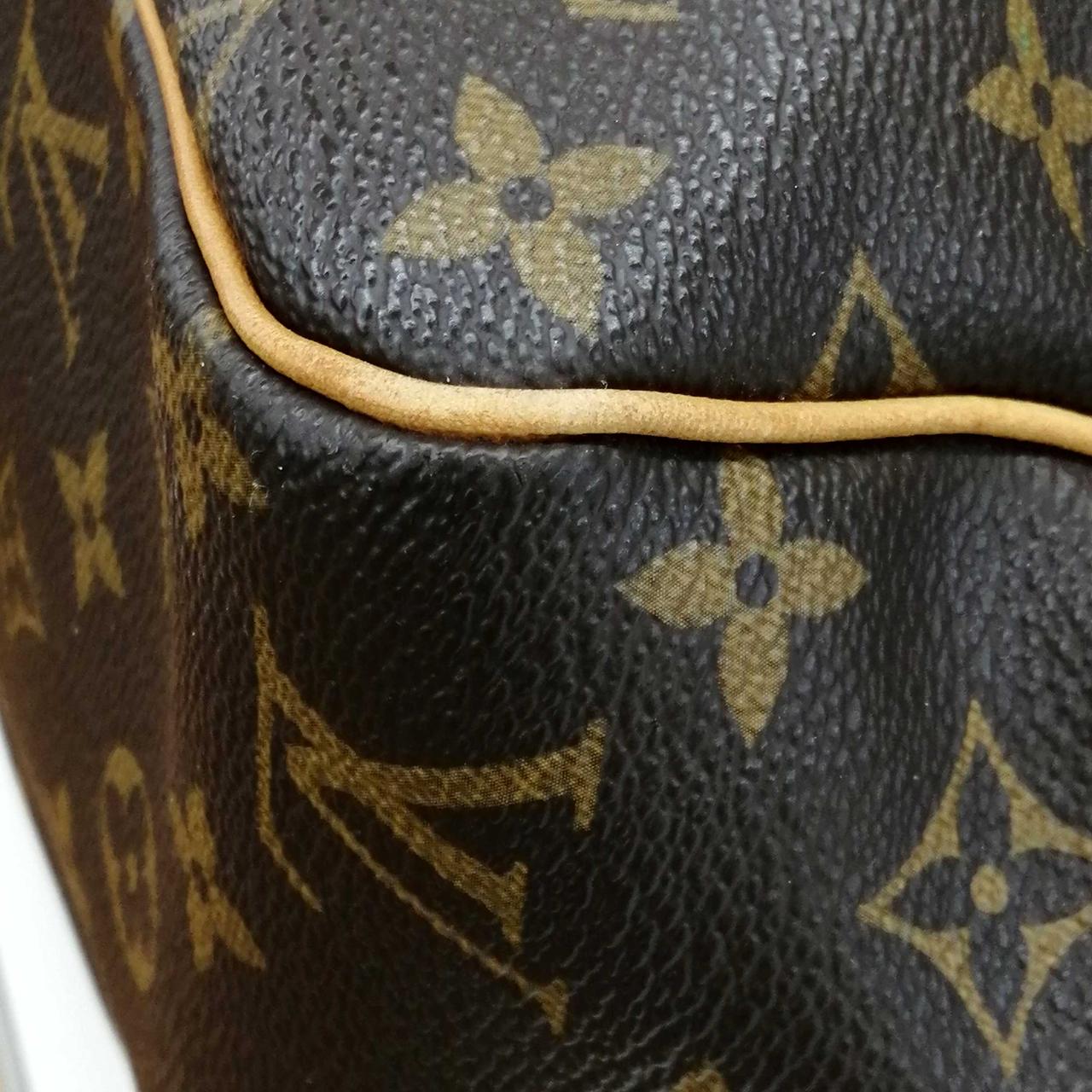 角スレあり(色調補正してます)