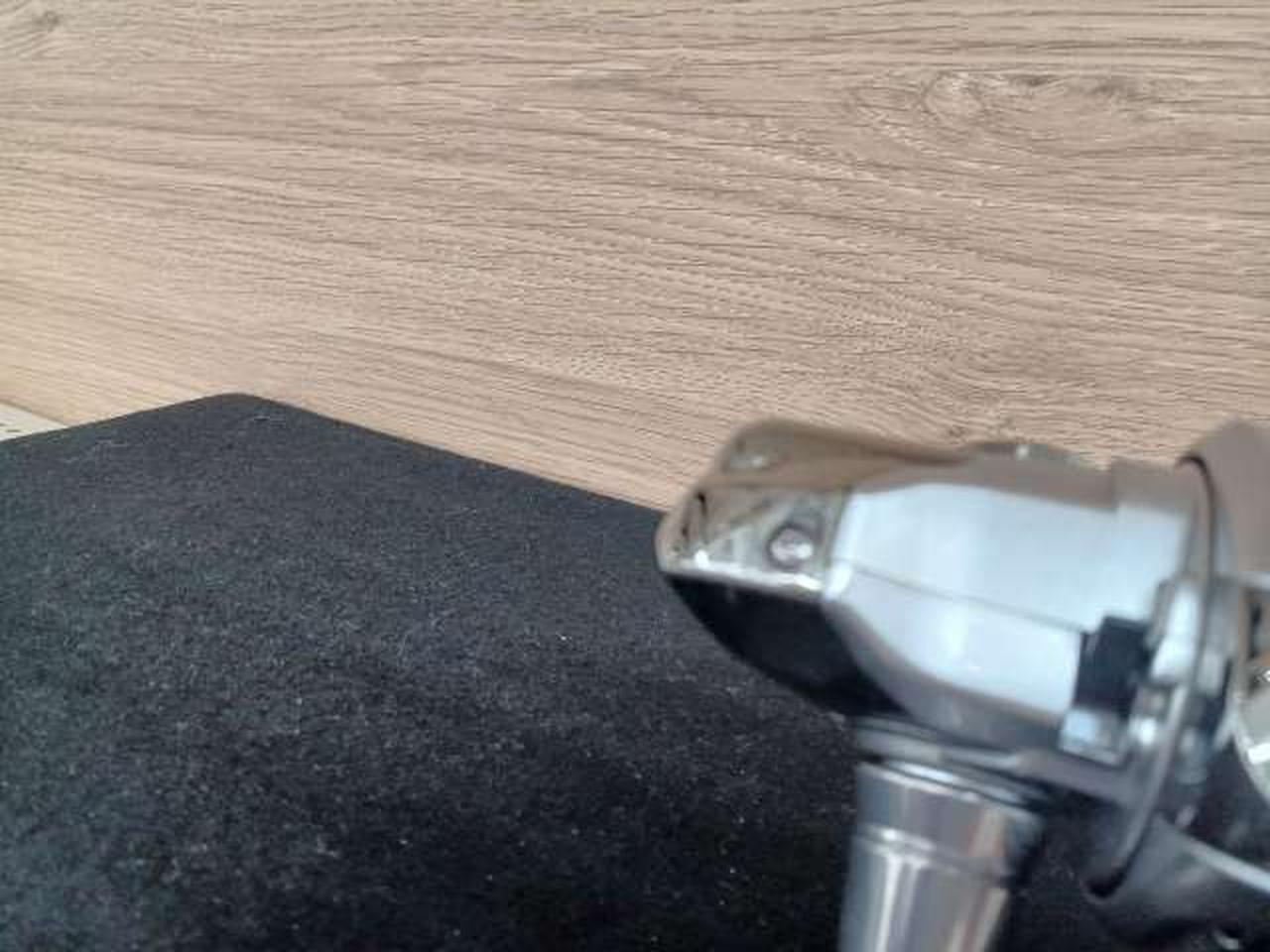 キズあります。