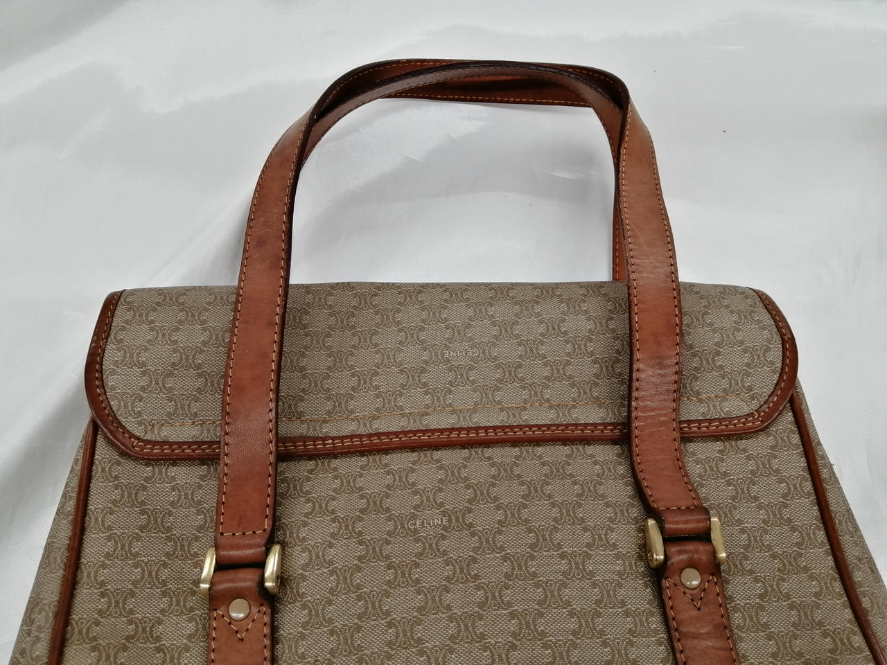 レザー部分シミあり