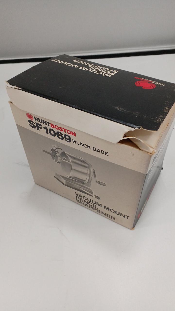 箱破れあります。