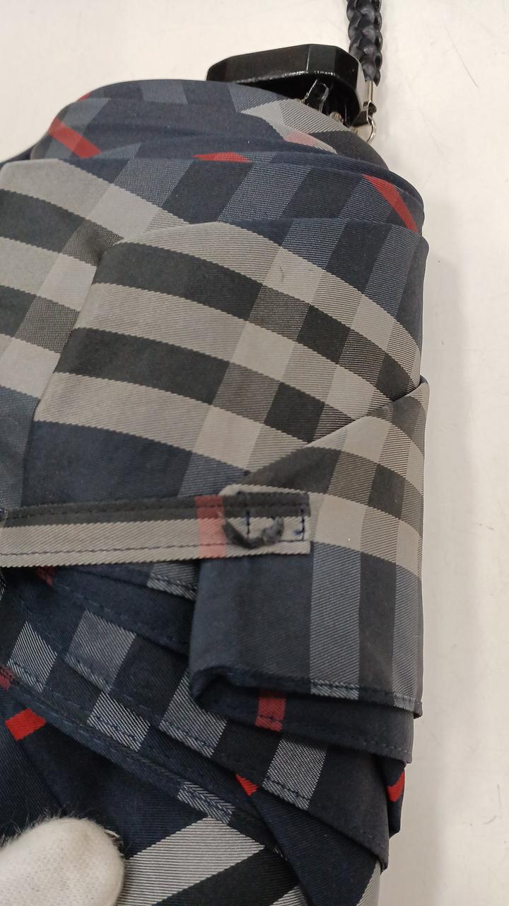 留め具欠品です。