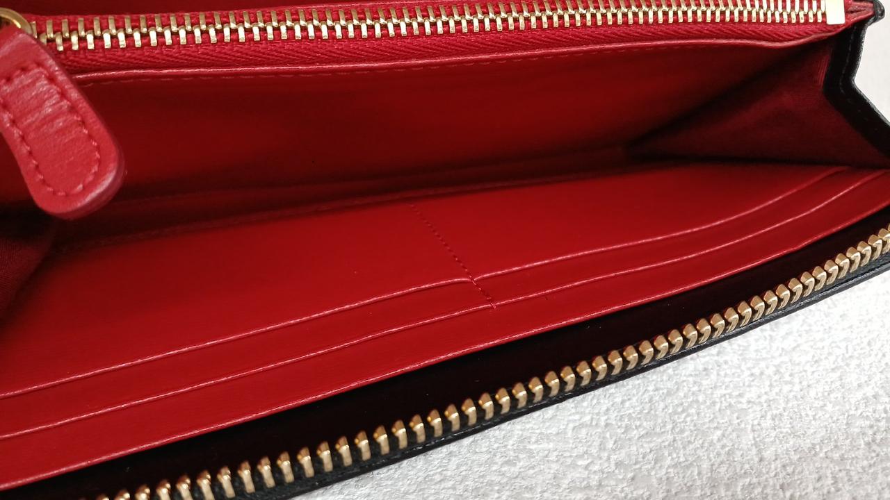 【Salvatore Ferragamo】ラウンドファスナー長財布 FERRAGAMO（フェラガモ） ラウンドファスナー長財布 ロングウォレット