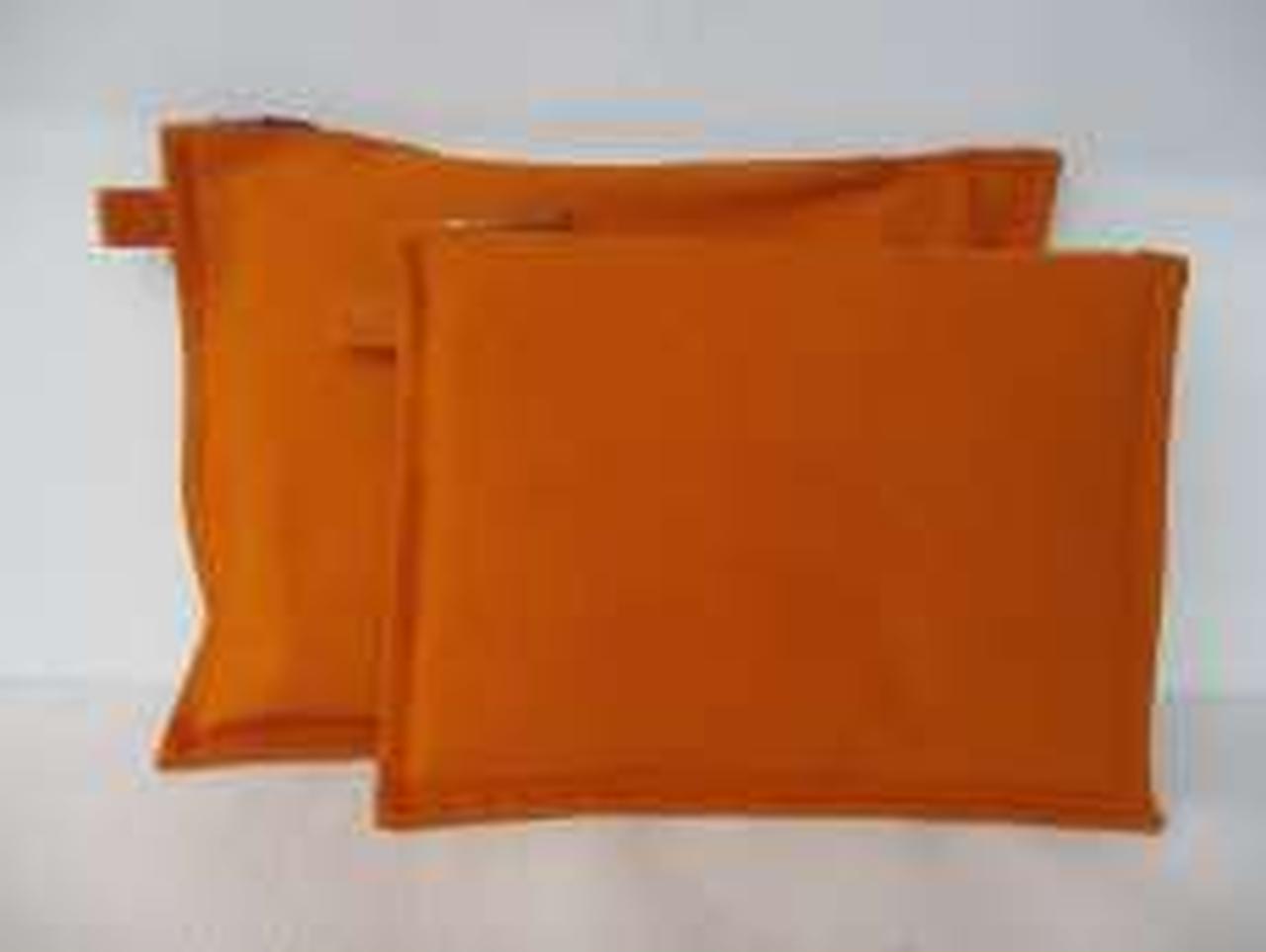 状態はシミ汚れも無く良好で特に悪い部分はありません。