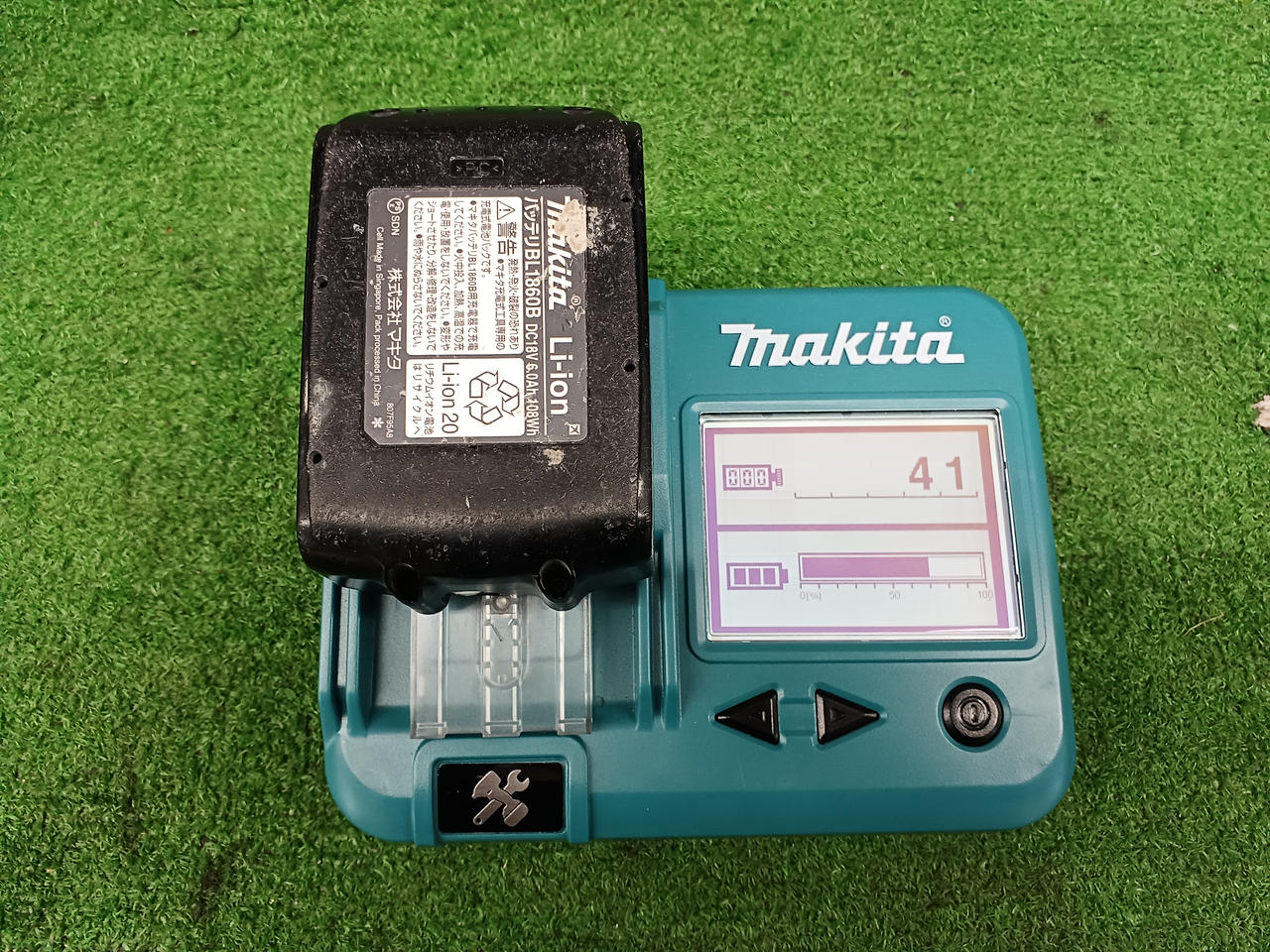 バッテリーチェッカー付属しません