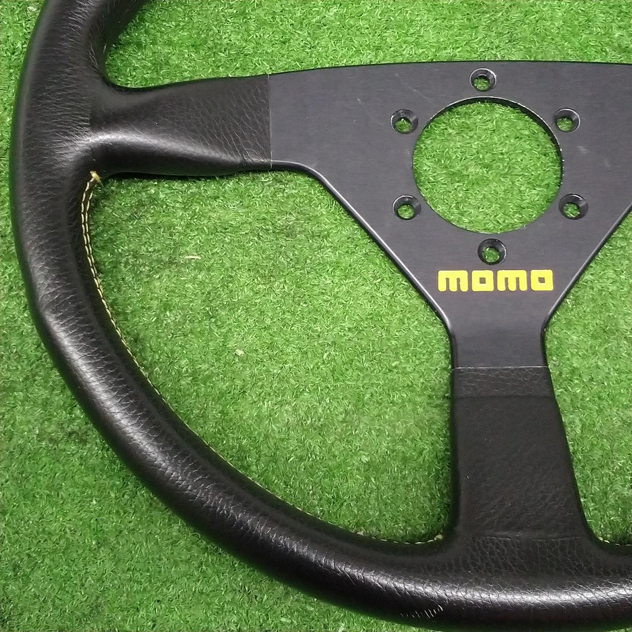 momo一つは未使用品です 各種ステアリング MOMO 日本正規品 モモ ステアリング COMPETITION 35φ