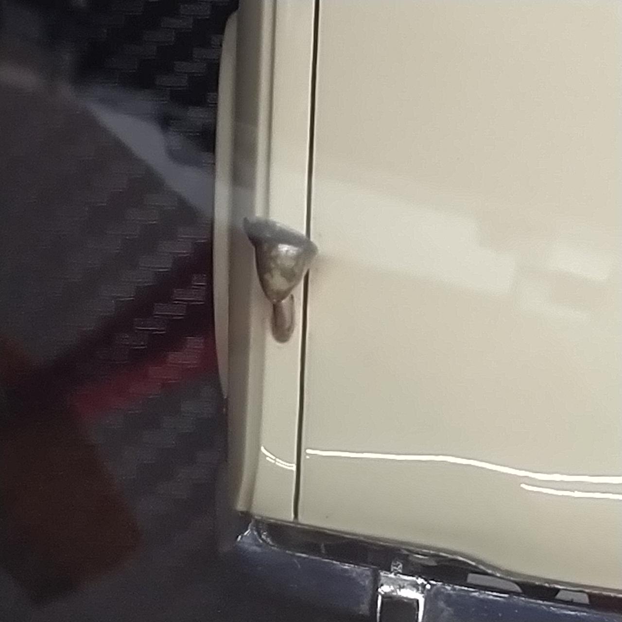 右ミラー塗装傷み