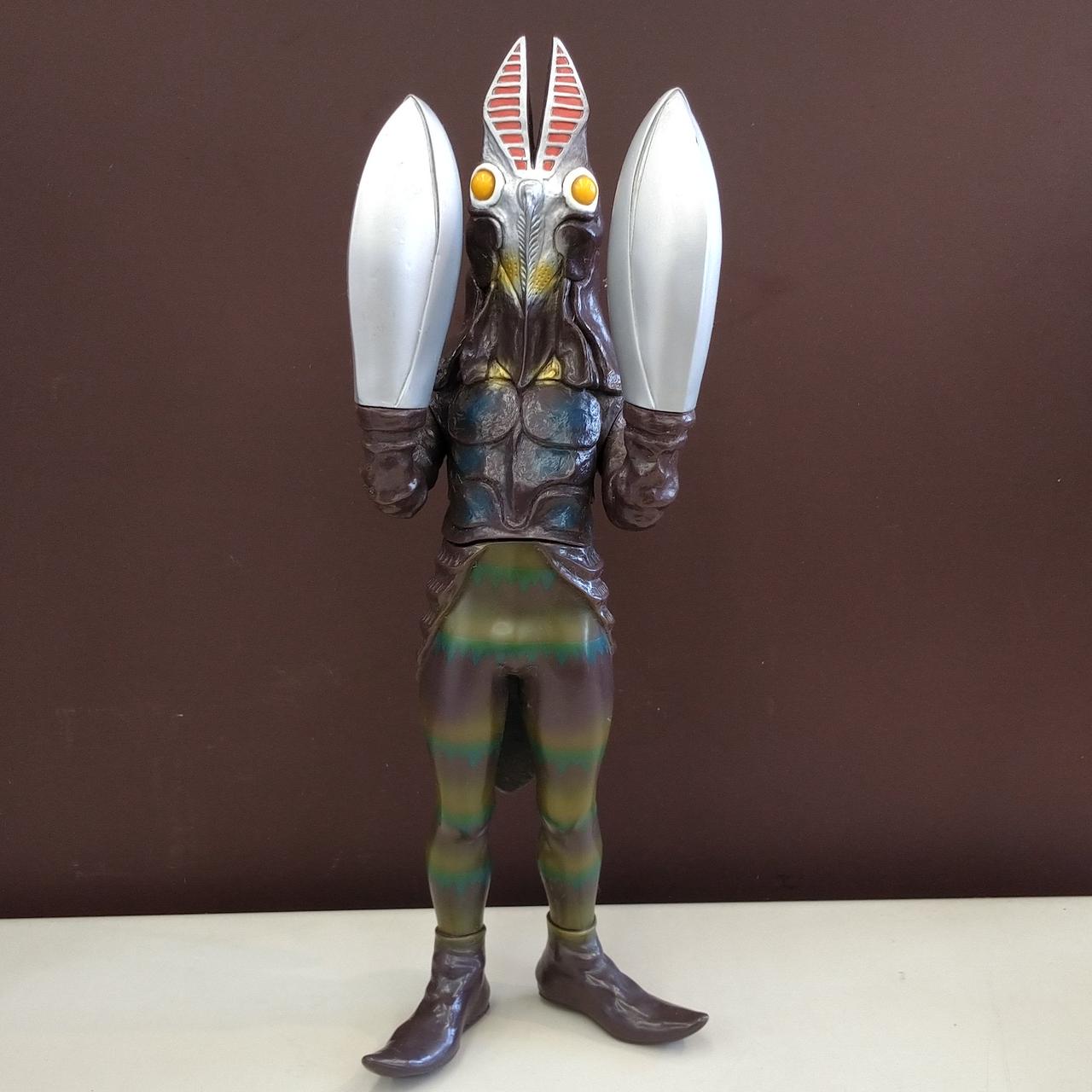 バンプレスト　バルタン星人　ソフビフィギュア Amazon.co.jp: ウルトラマンシリーズ ビッグサイズソフビ