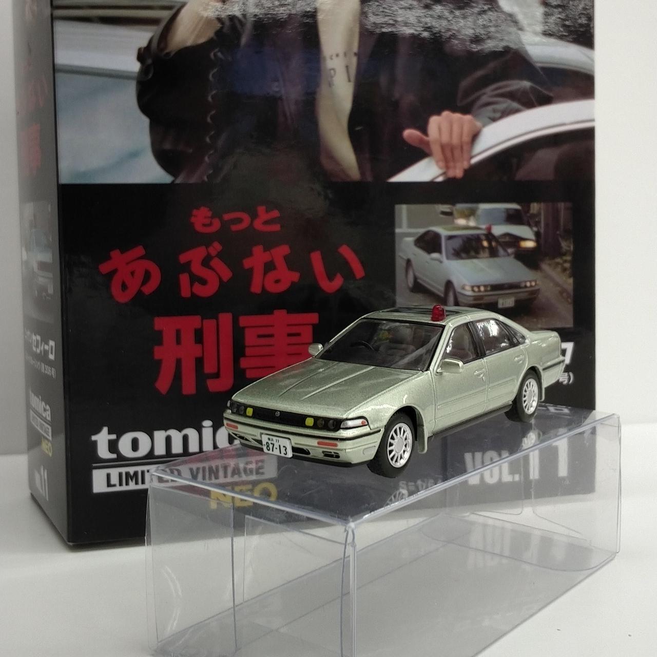 アクリルケースは撮影用の為、付属しません