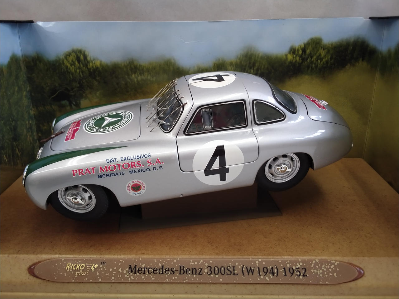 1/18 Ricko Mercedes-Benz 300SL (W194)