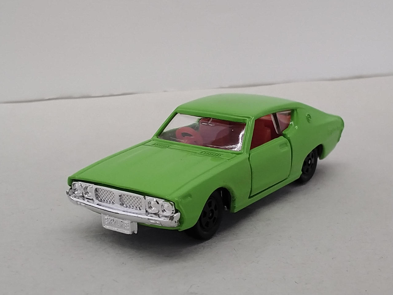 【新品】TOMICALIMITEDVINTAGEニッサンスカイライン2000GT Tomica Nissan Skyline 2000GT-X #82 JDM Diecast Model Japan