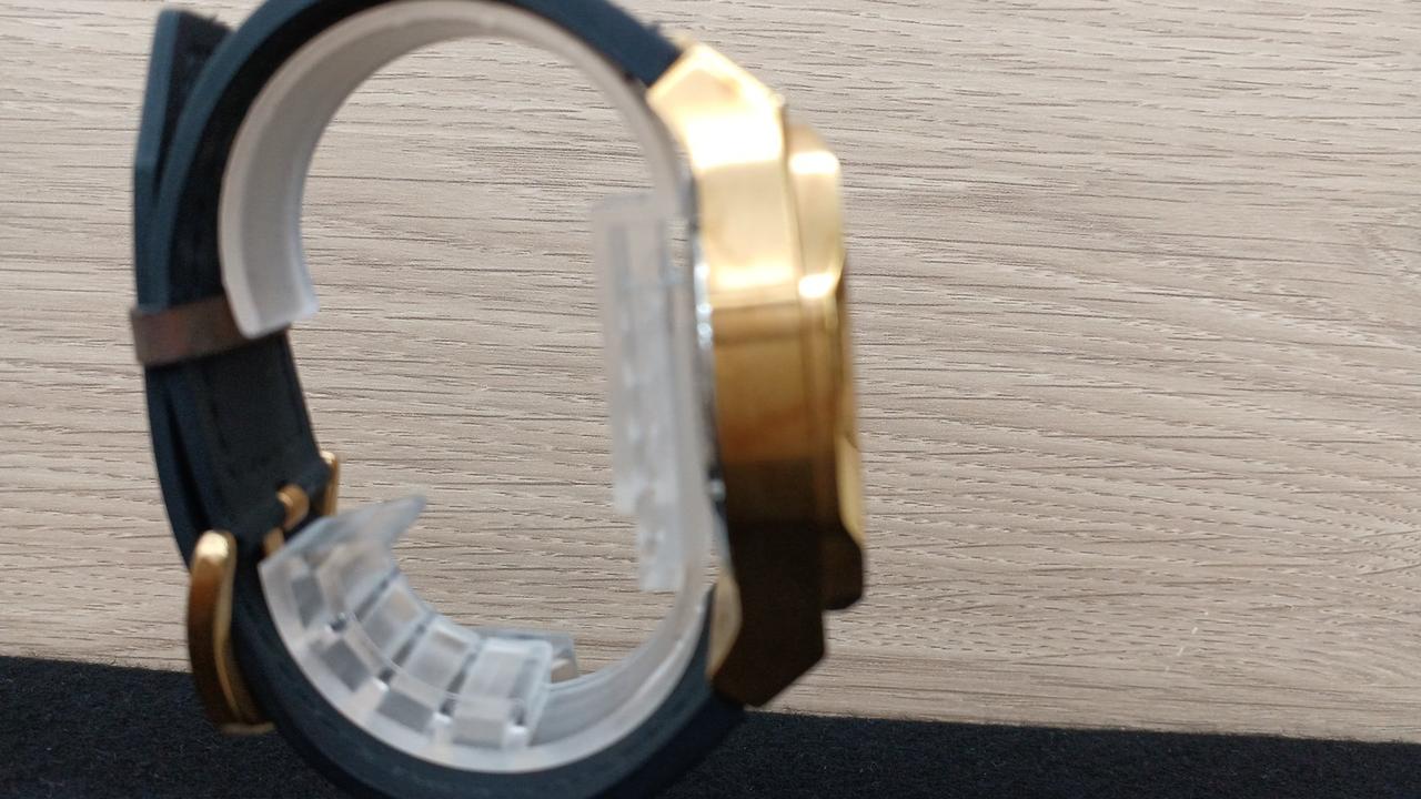 ケースに汚れあります
