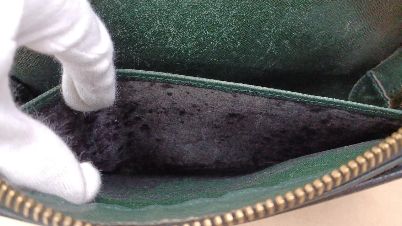 内側ポケット劣化あり