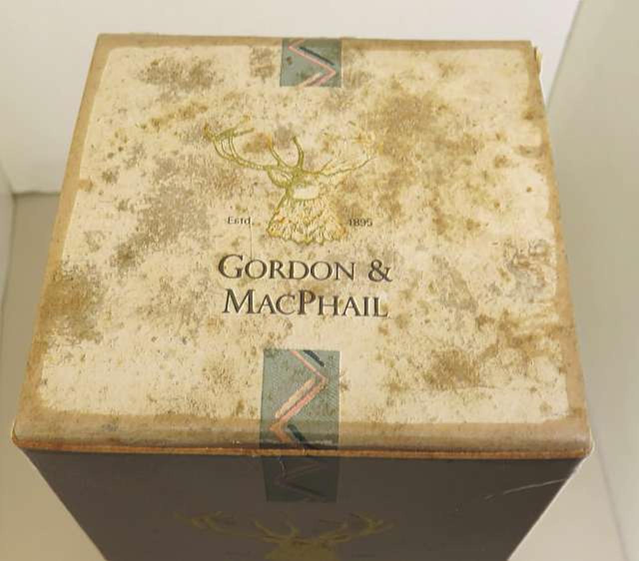 箱、上部はダメージあります