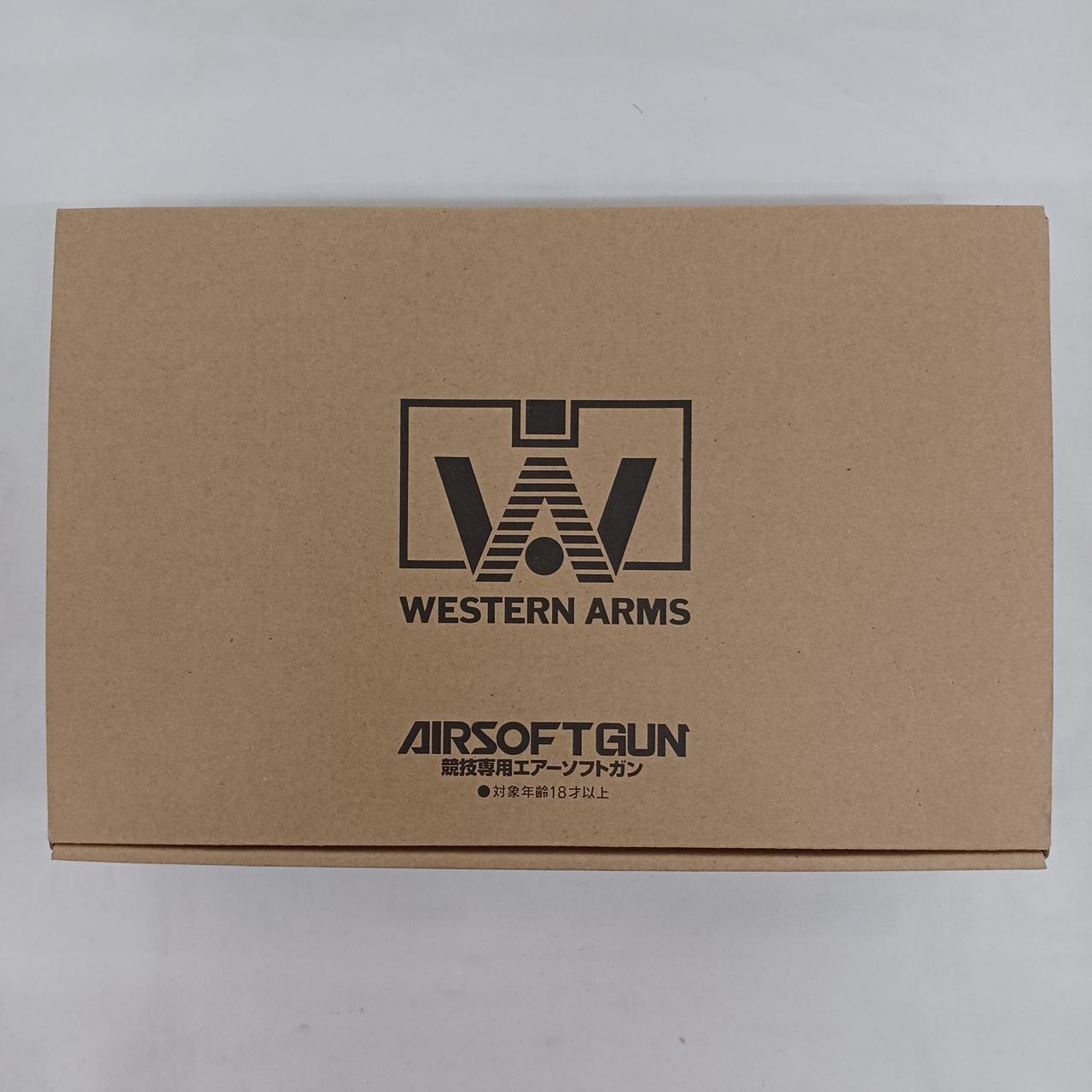 外箱は目立ったキズがなく綺麗です