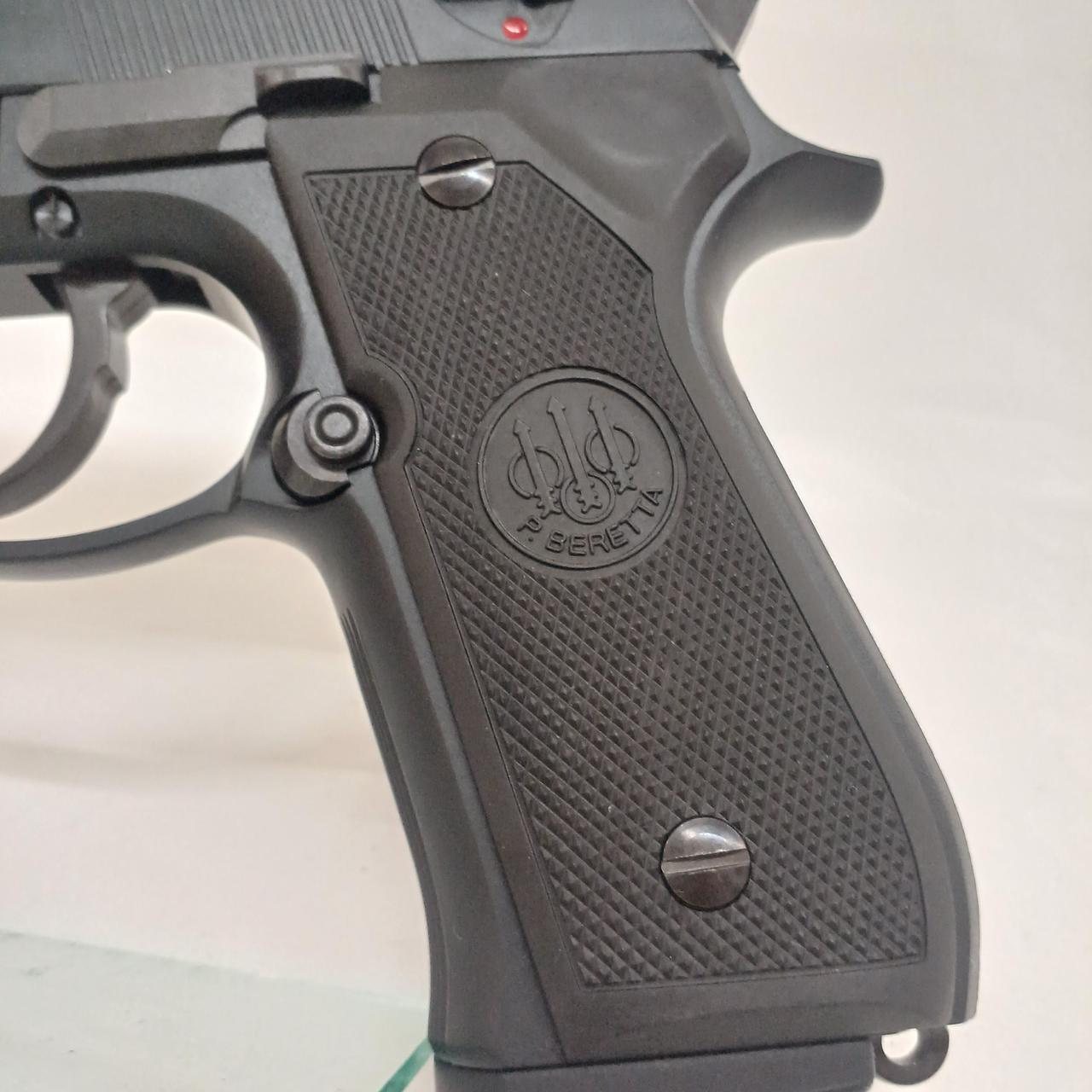 グリップのチェッカリングも綺麗です