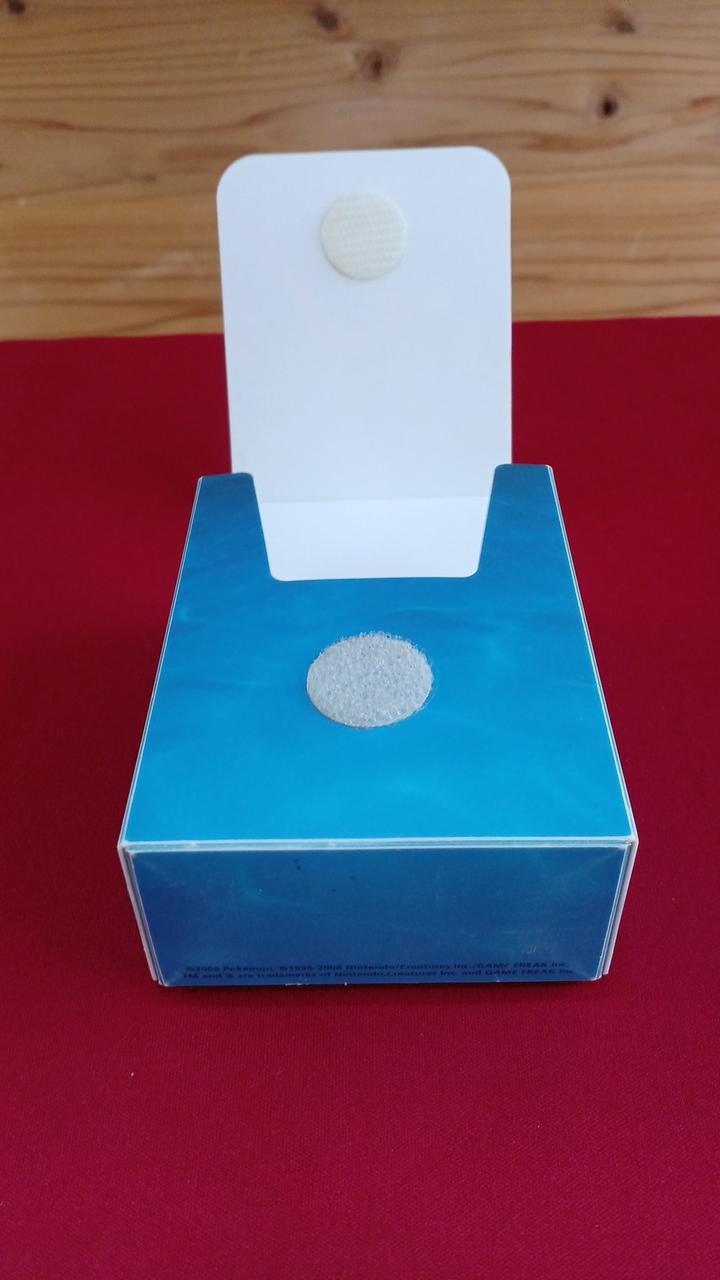 マジックテープ仕様になっています