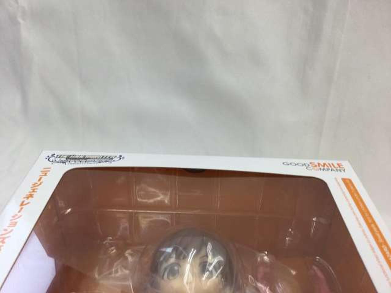 窓の接着にはがれあり