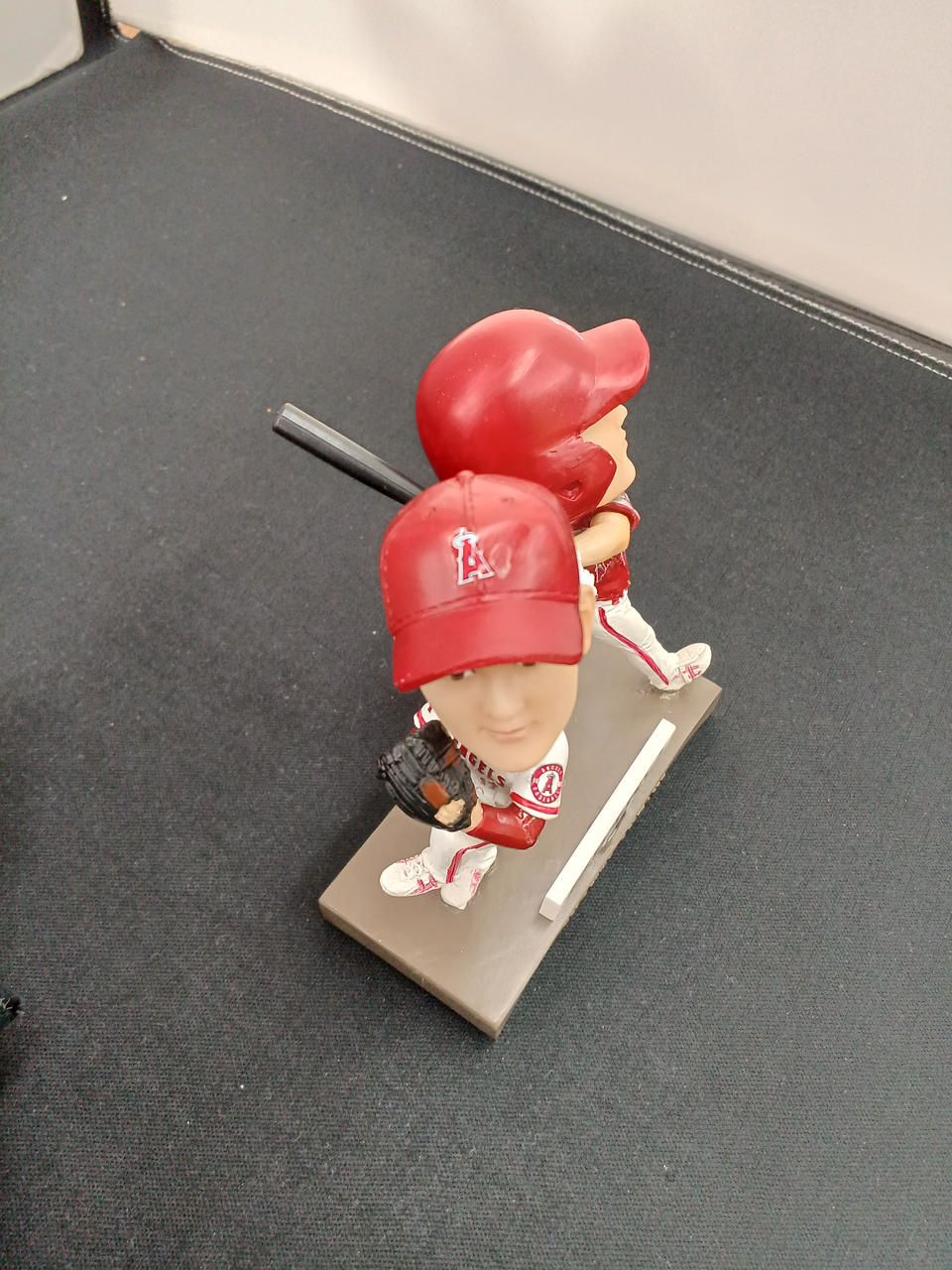 帽子に汚れがあります。