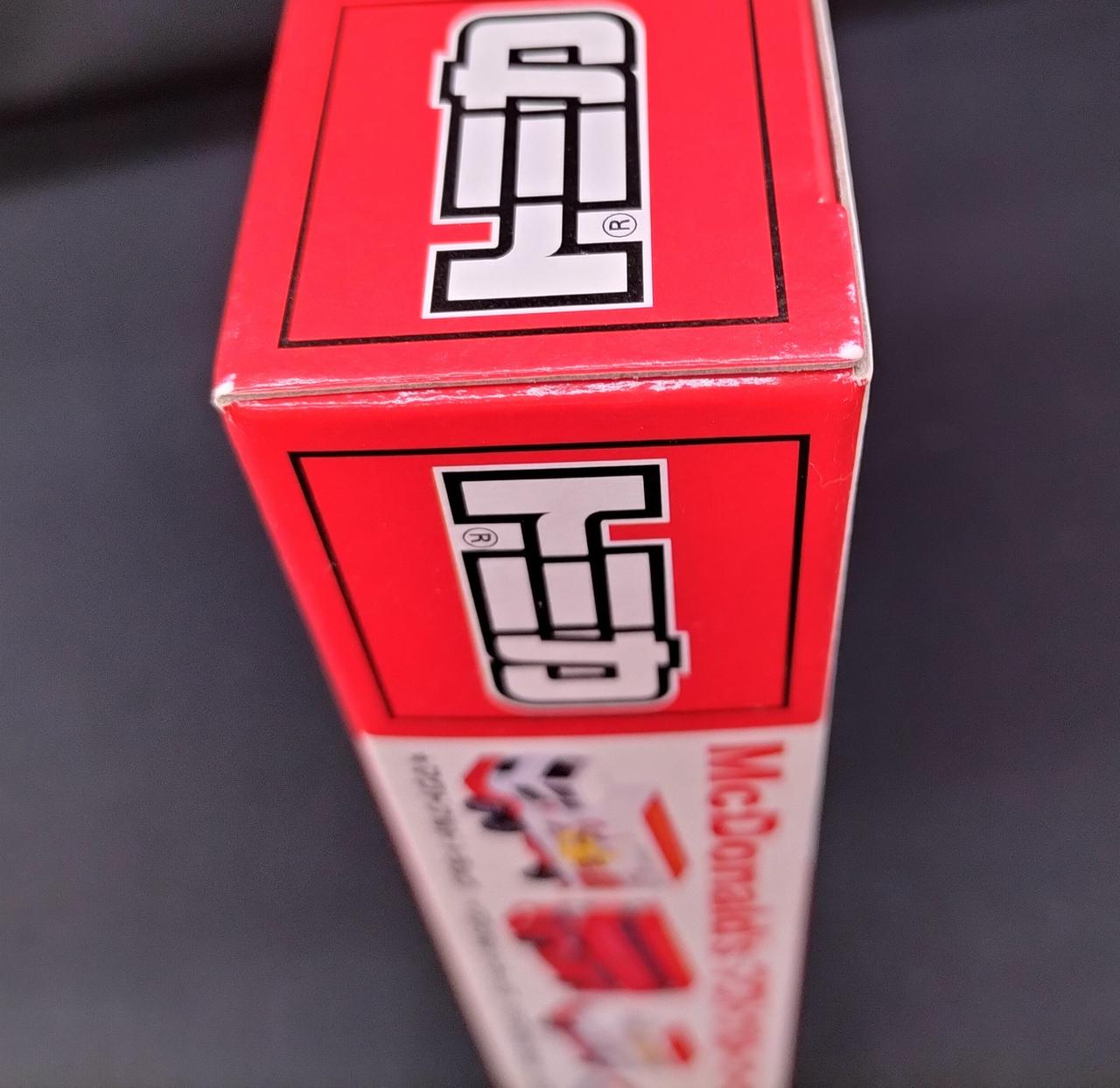 箱少し傷みあります