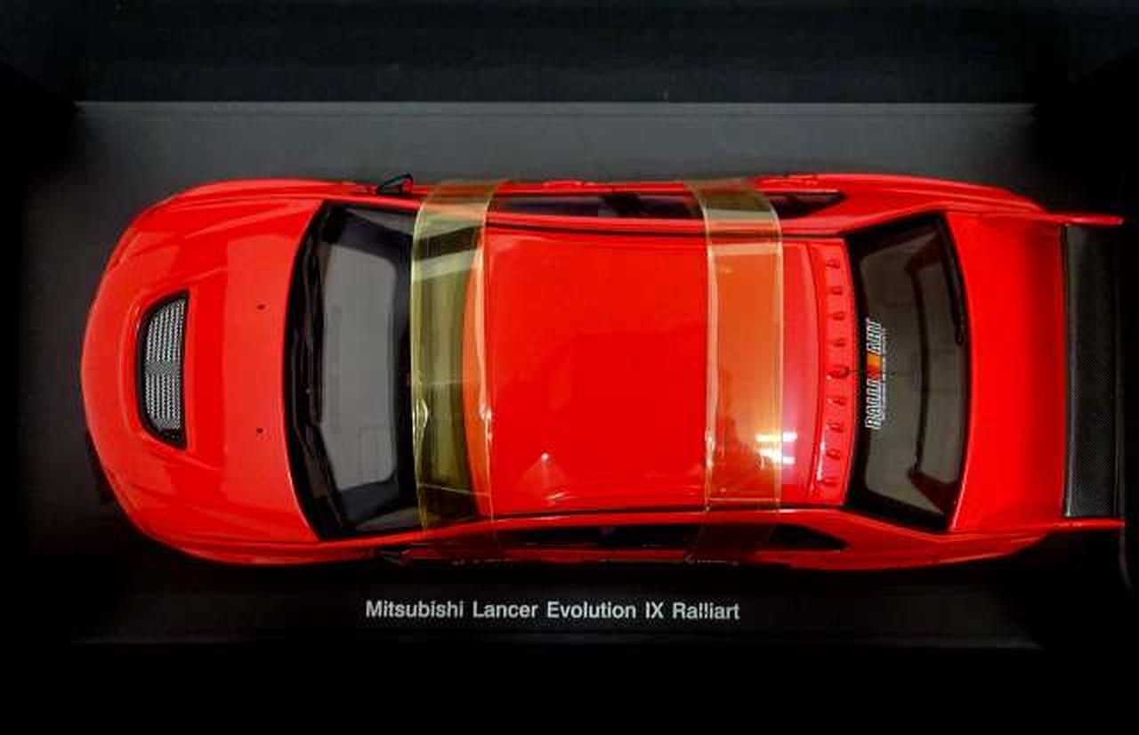 本体を止めているテープ日焼け