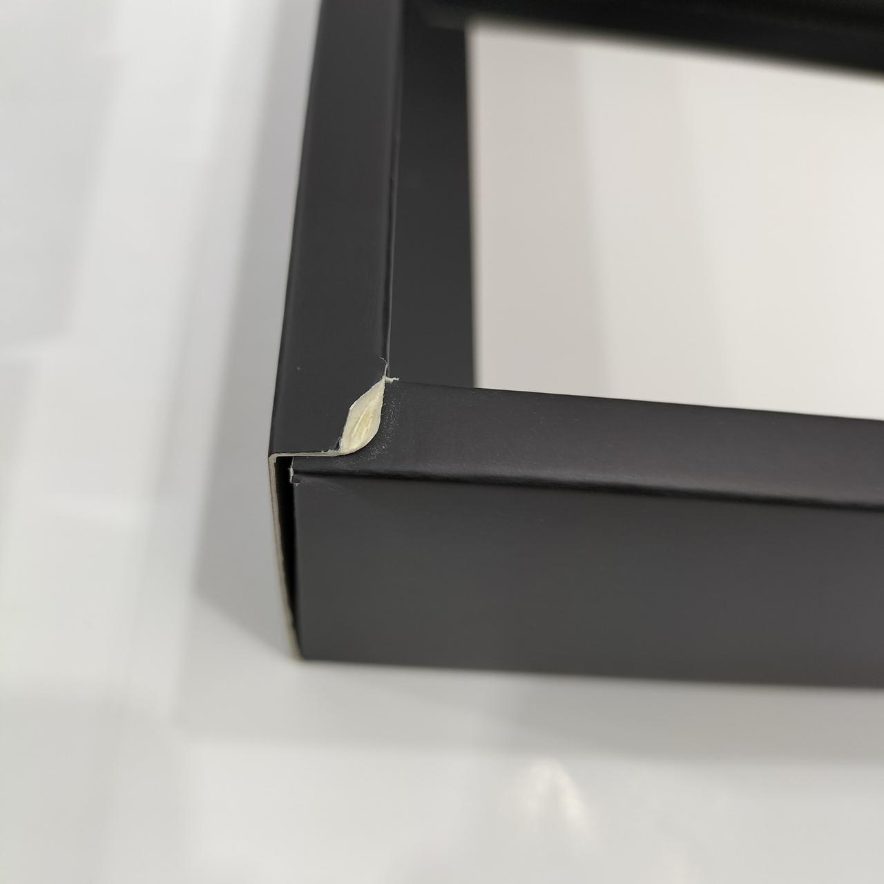 箱に傷みがあります