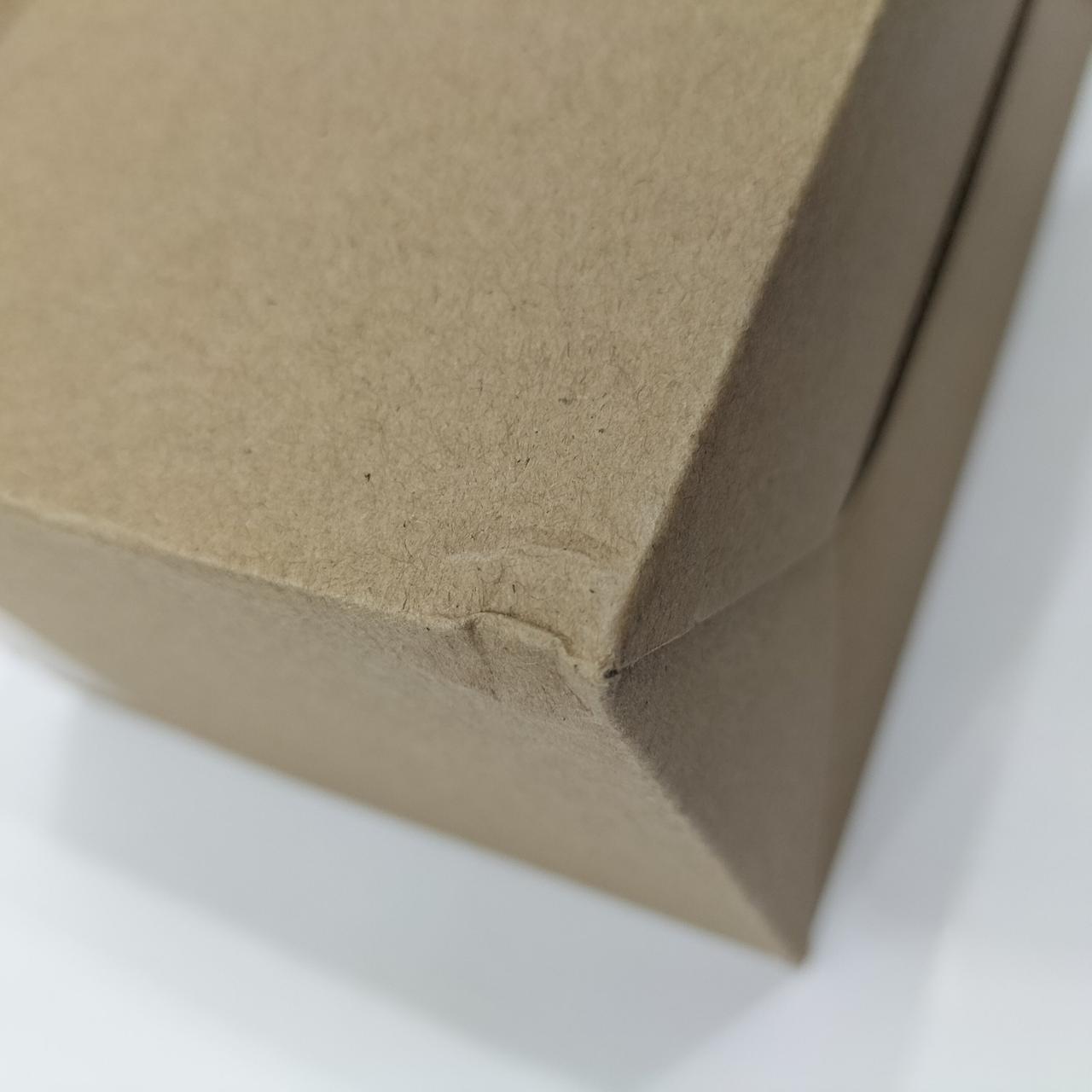 箱にへこみがあります