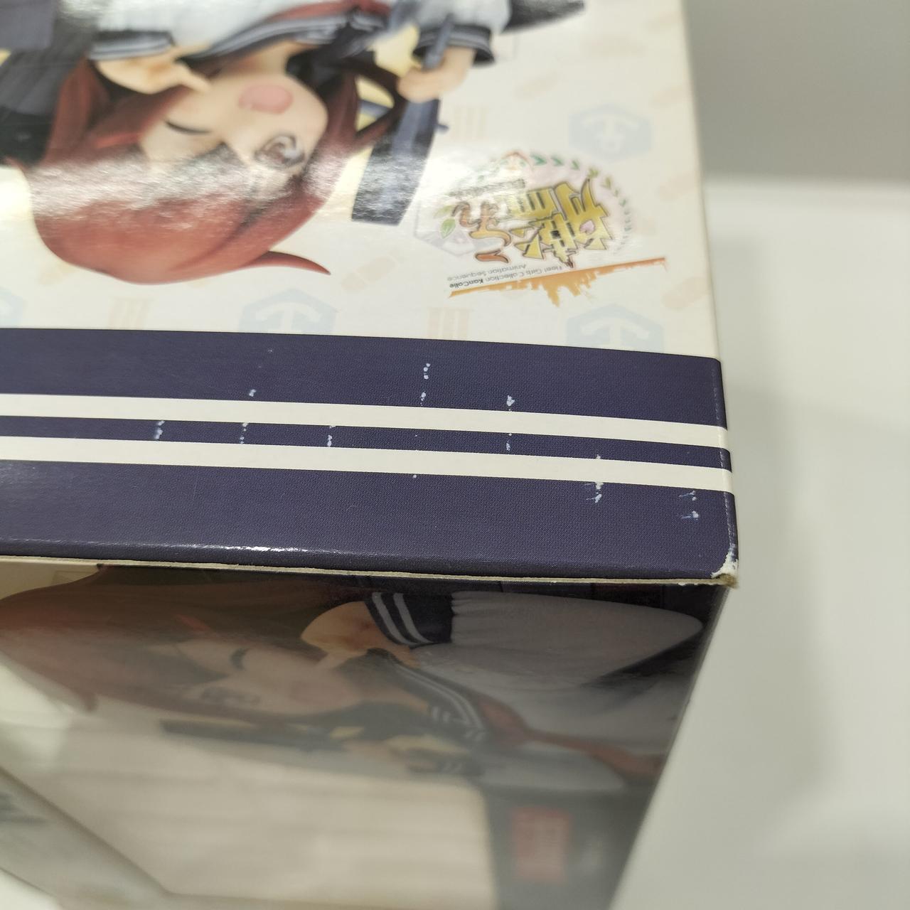 箱に傷みがあります